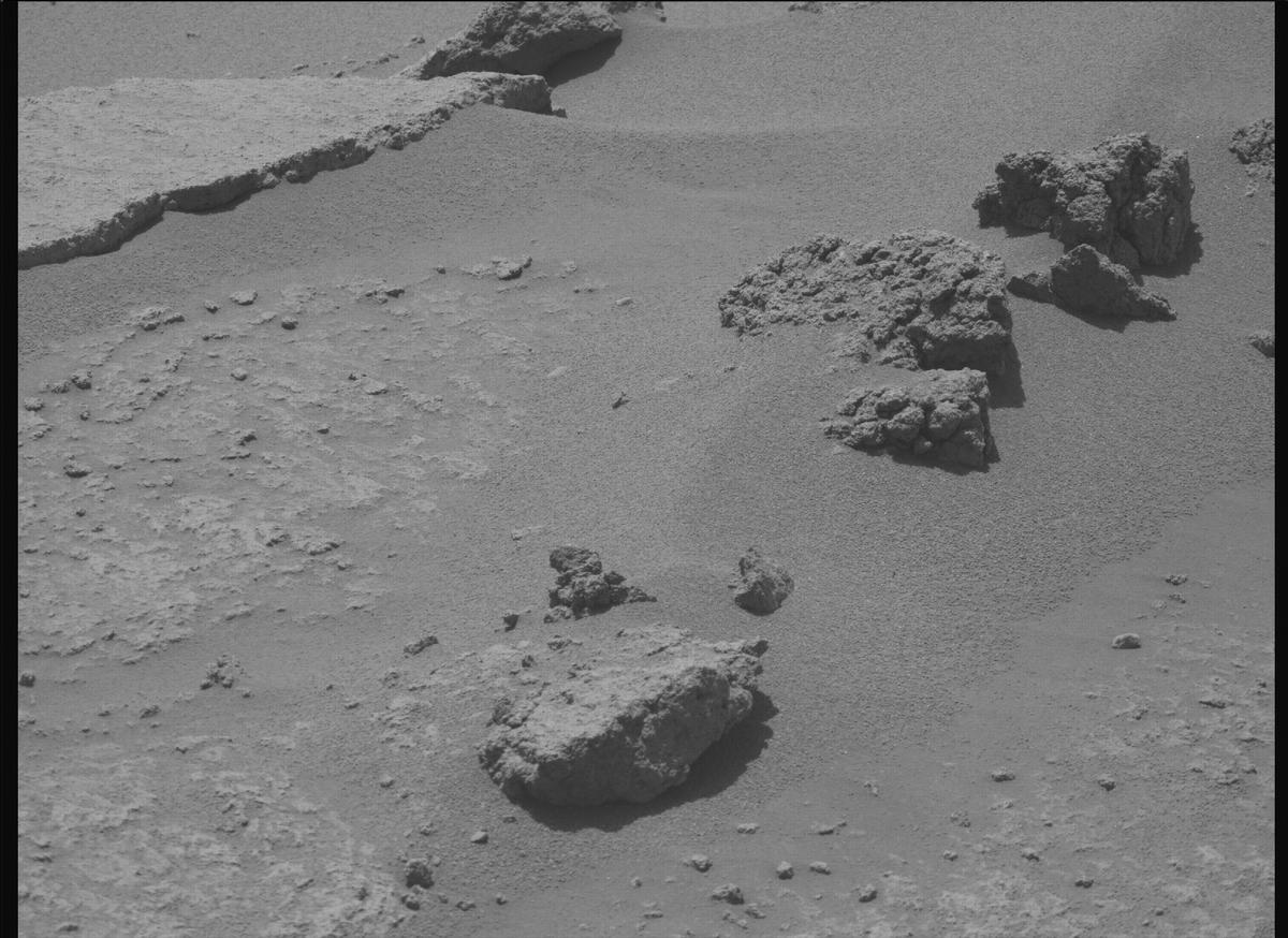This image was taken by MCZ_RIGHT onboard NASA's Mars rover Perseverance on Sol 872