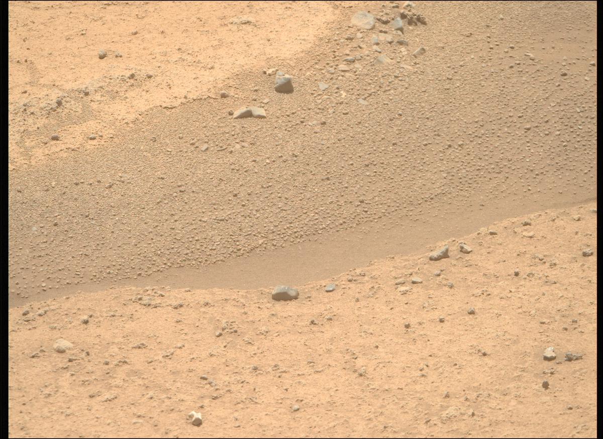 This image was taken by MCZ_RIGHT onboard NASA's Mars rover Perseverance on Sol 874