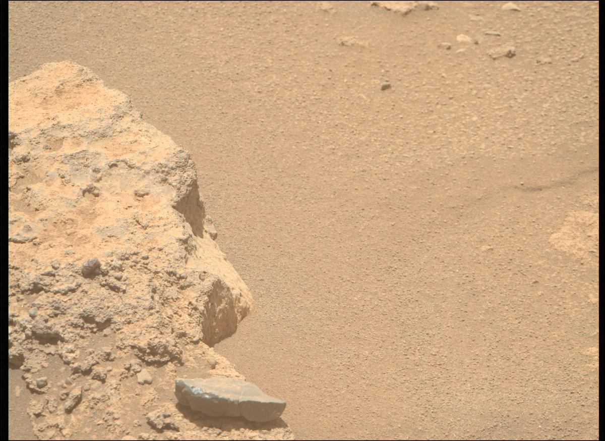 This image was taken by MCZ_RIGHT onboard NASA's Mars rover Perseverance on Sol 874