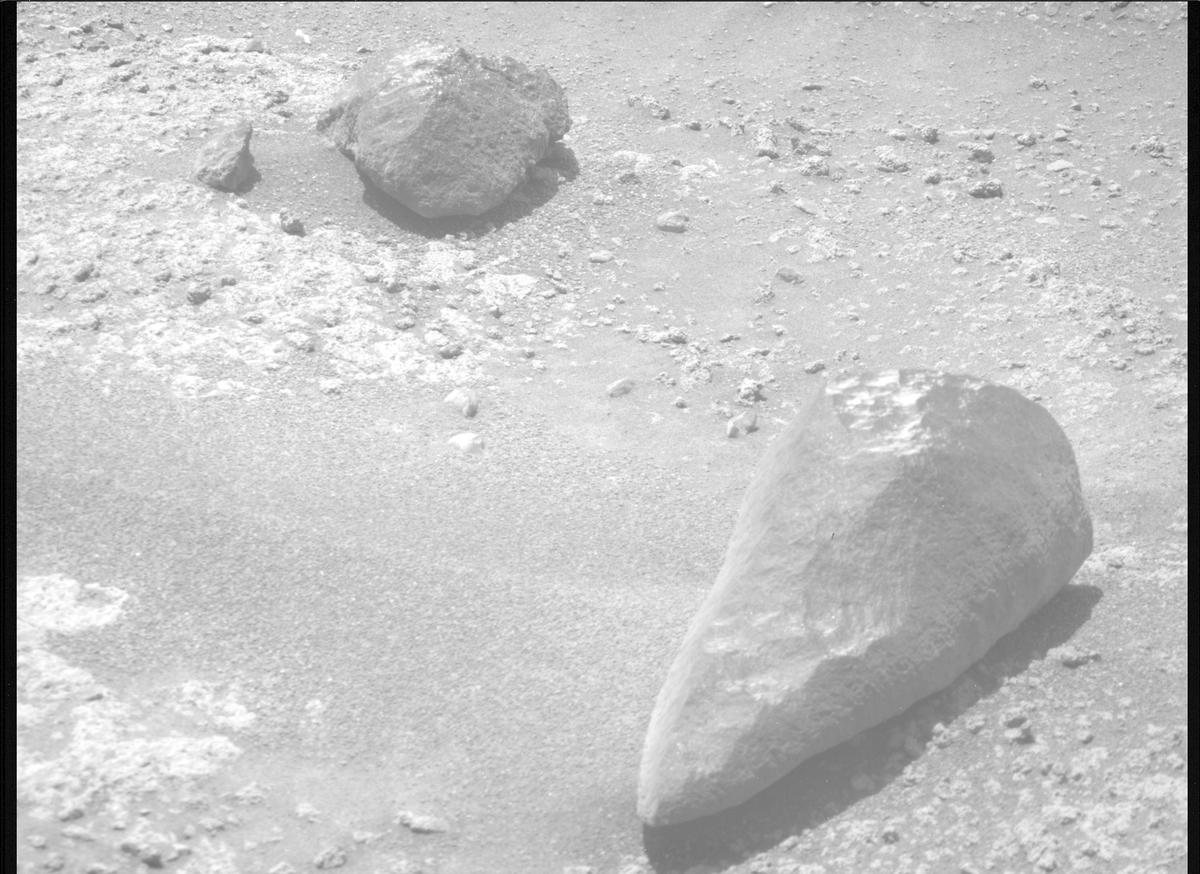 This image was taken by MCZ_RIGHT onboard NASA's Mars rover Perseverance on Sol 874