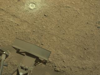 View image taken on Mars, Mars Perseverance Sol 877: Right Navigation Camera (Navcam)