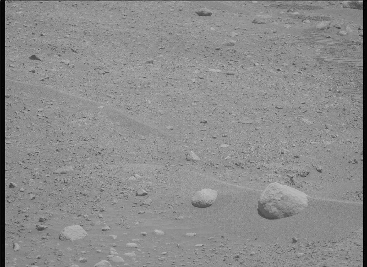 This image was taken by MCZ_LEFT onboard NASA's Mars rover Perseverance on Sol 878