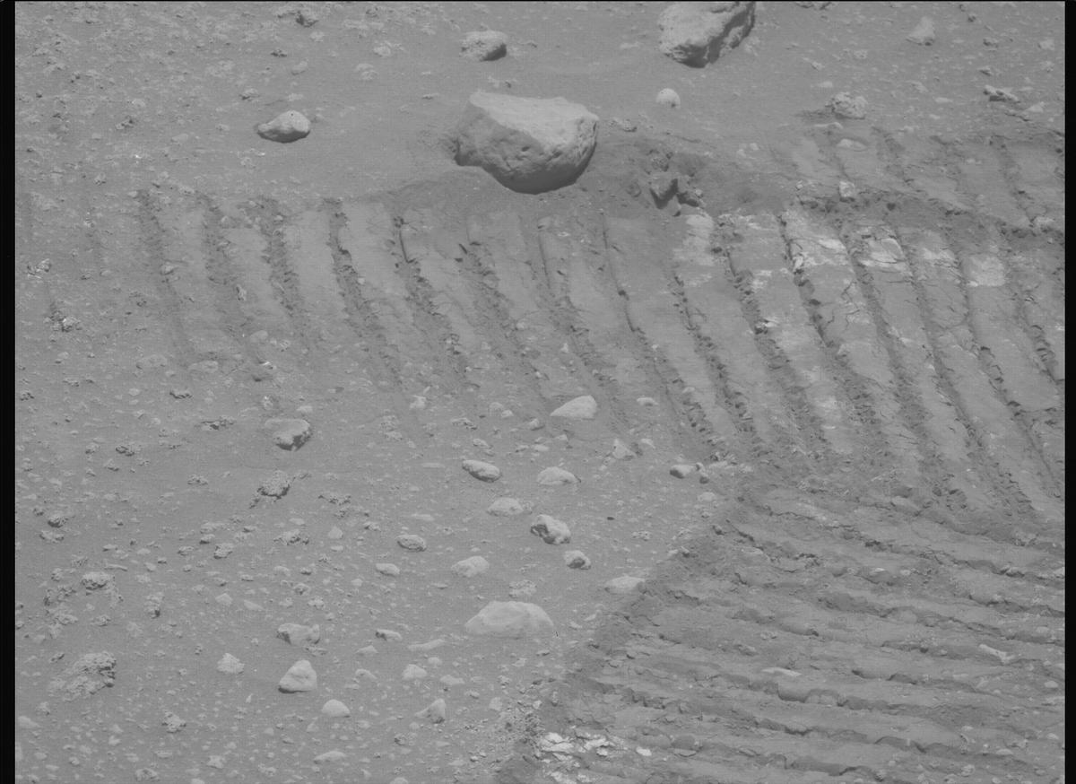 This image was taken by MCZ_LEFT onboard NASA's Mars rover Perseverance on Sol 878