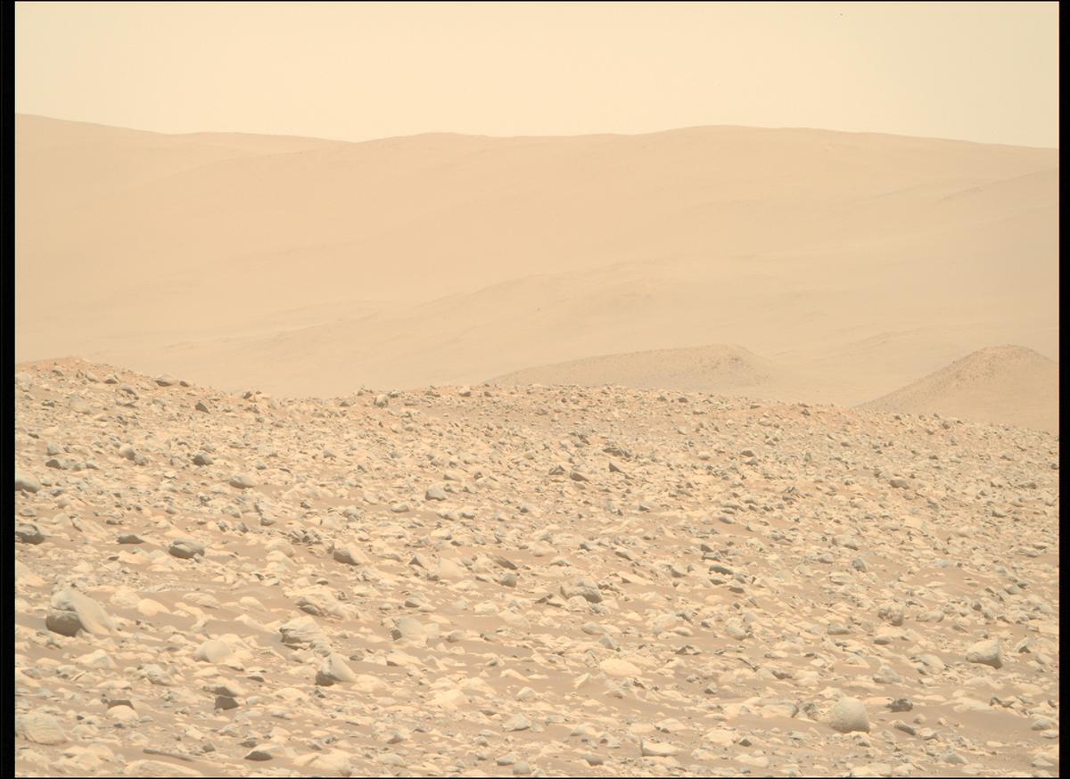 This image was taken by MCZ_RIGHT onboard NASA's Mars rover Perseverance on Sol 878