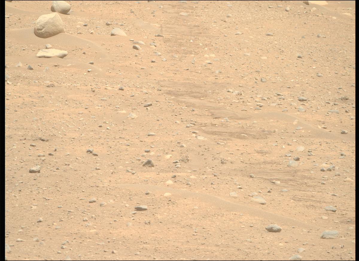 This image was taken by MCZ_RIGHT onboard NASA's Mars rover Perseverance on Sol 878