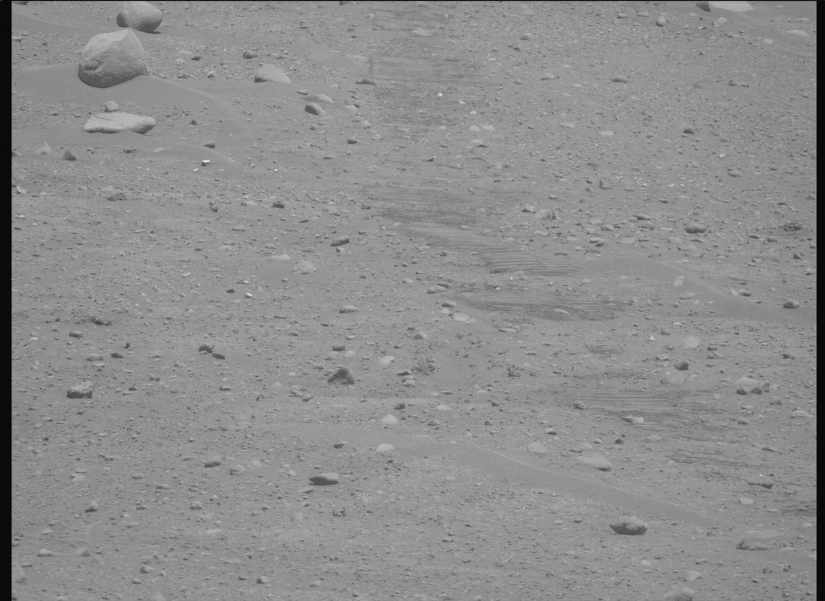 This image was taken by MCZ_RIGHT onboard NASA's Mars rover Perseverance on Sol 878