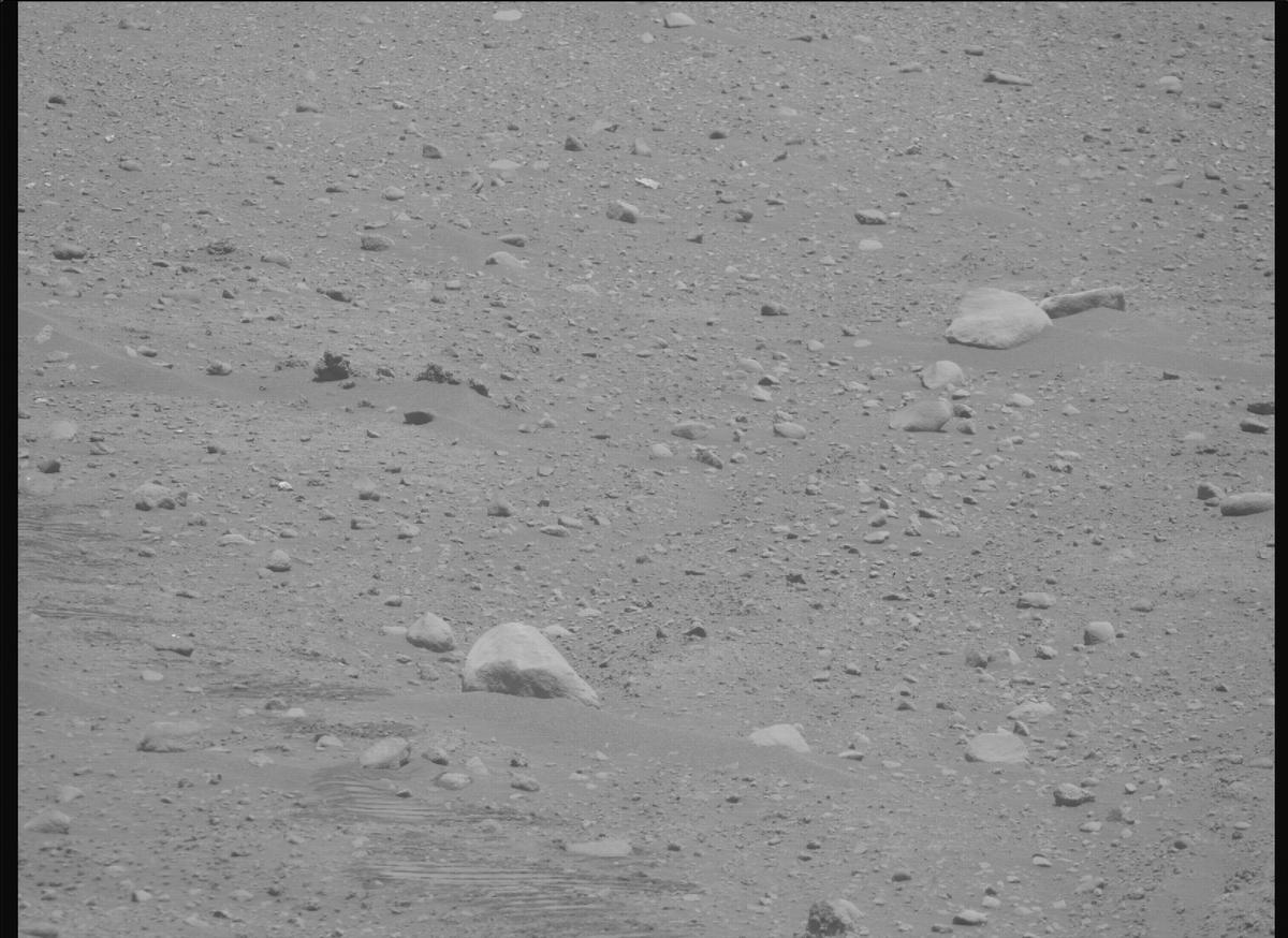 This image was taken by MCZ_RIGHT onboard NASA's Mars rover Perseverance on Sol 878