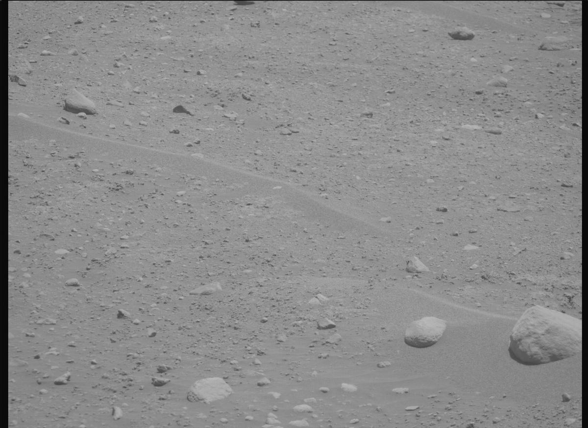 This image was taken by MCZ_RIGHT onboard NASA's Mars rover Perseverance on Sol 878