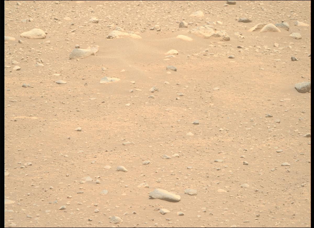 This image was taken by MCZ_RIGHT onboard NASA's Mars rover Perseverance on Sol 878