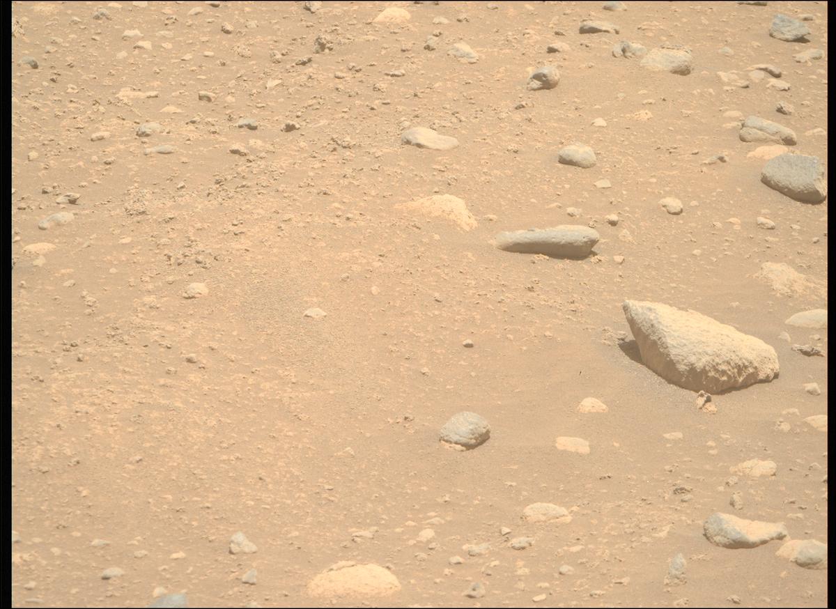 This image was taken by MCZ_RIGHT onboard NASA's Mars rover Perseverance on Sol 878