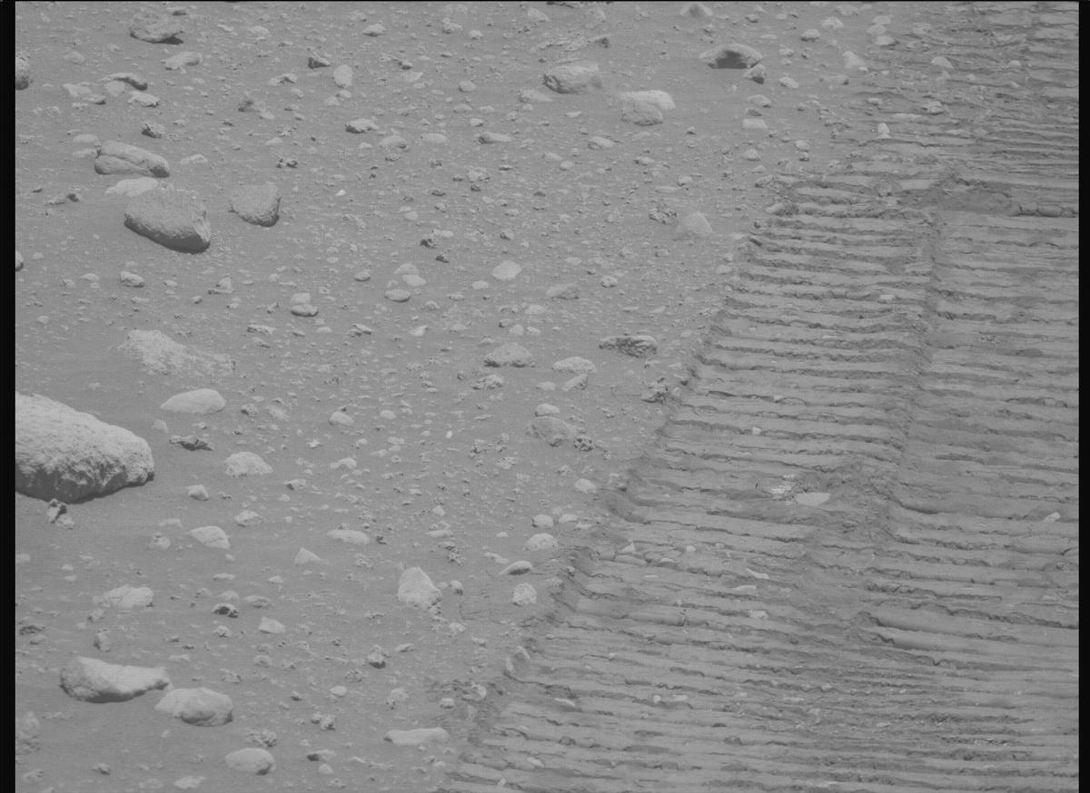 This image was taken by MCZ_RIGHT onboard NASA's Mars rover Perseverance on Sol 878