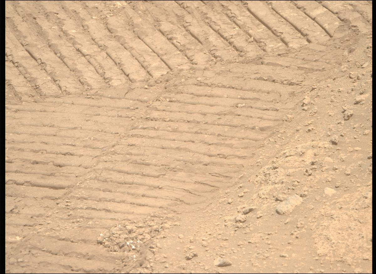 This image was taken by MCZ_RIGHT onboard NASA's Mars rover Perseverance on Sol 878