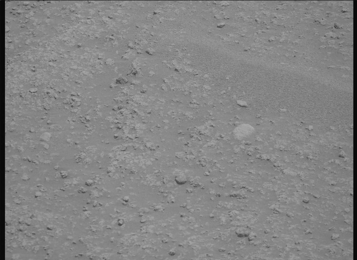 This image was taken by MCZ_RIGHT onboard NASA's Mars rover Perseverance on Sol 878