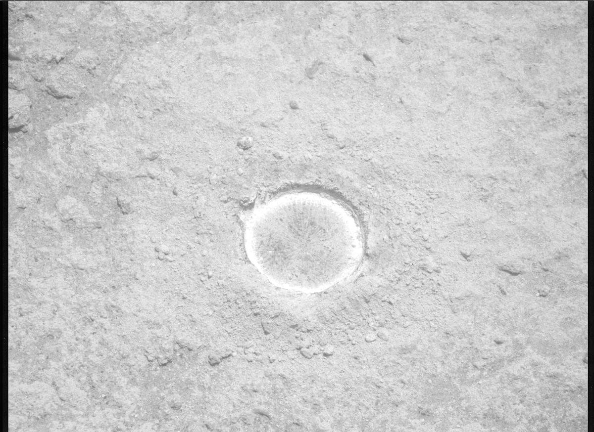 This image was taken by MCZ_RIGHT onboard NASA's Mars rover Perseverance on Sol 878