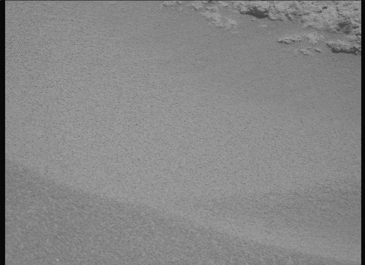 This image was taken by MCZ_LEFT onboard NASA's Mars rover Perseverance on Sol 879