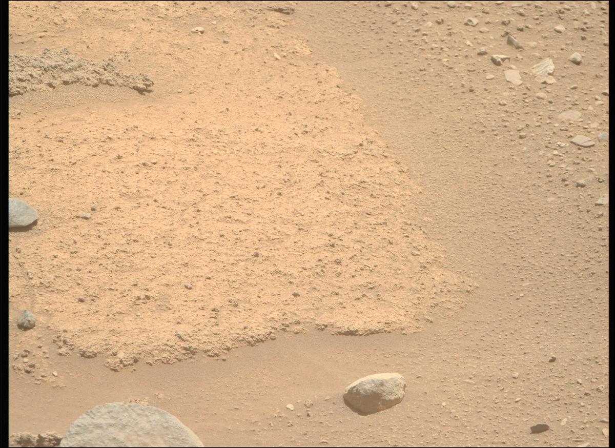 This image was taken by MCZ_RIGHT onboard NASA's Mars rover Perseverance on Sol 879