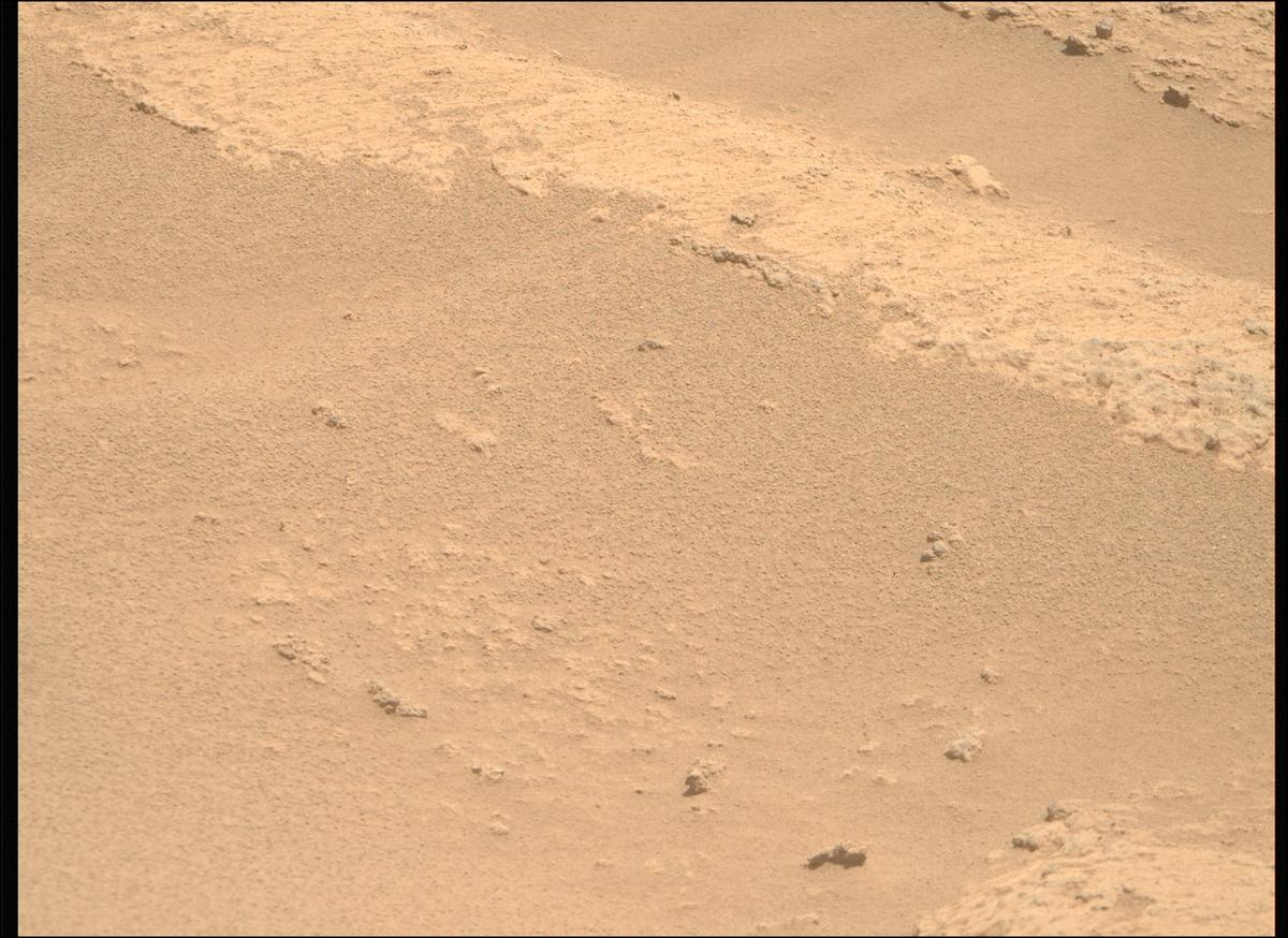 This image was taken by MCZ_RIGHT onboard NASA's Mars rover Perseverance on Sol 879