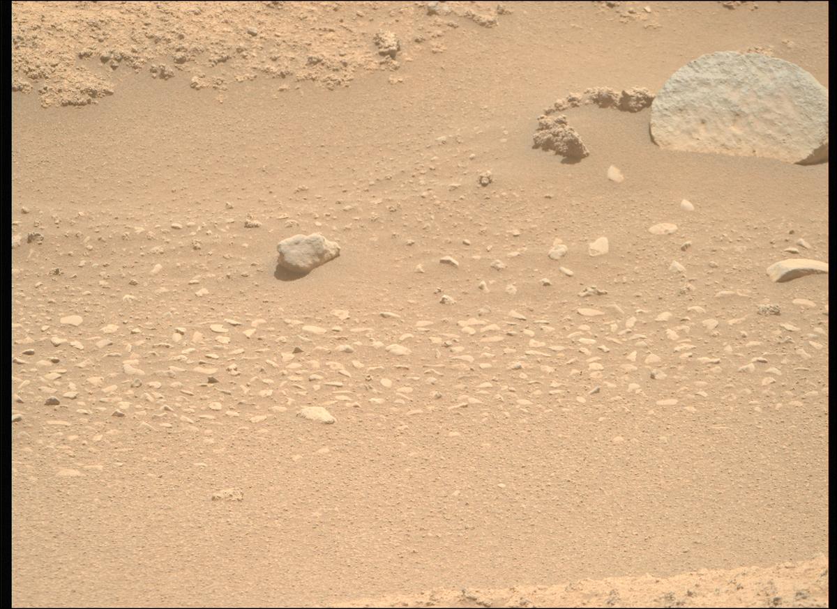 This image was taken by MCZ_RIGHT onboard NASA's Mars rover Perseverance on Sol 879