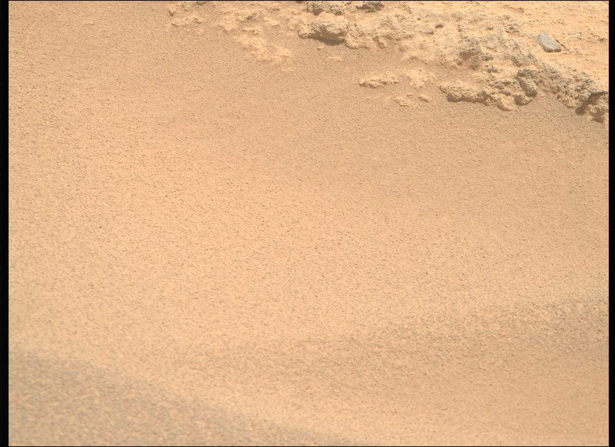 This image was taken by MCZ_RIGHT onboard NASA's Mars rover Perseverance on Sol 879