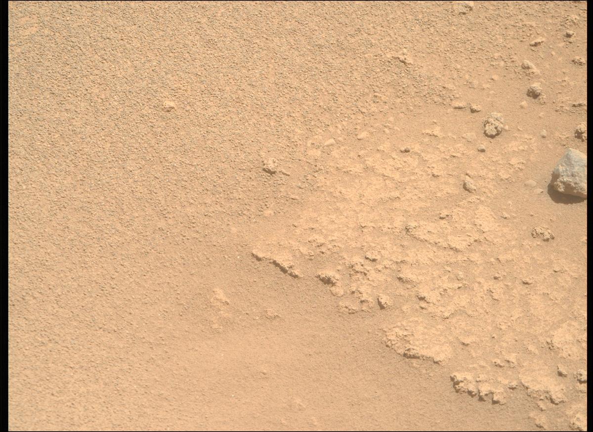 This image was taken by MCZ_RIGHT onboard NASA's Mars rover Perseverance on Sol 879