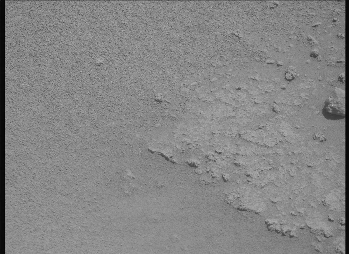 This image was taken by MCZ_RIGHT onboard NASA's Mars rover Perseverance on Sol 879