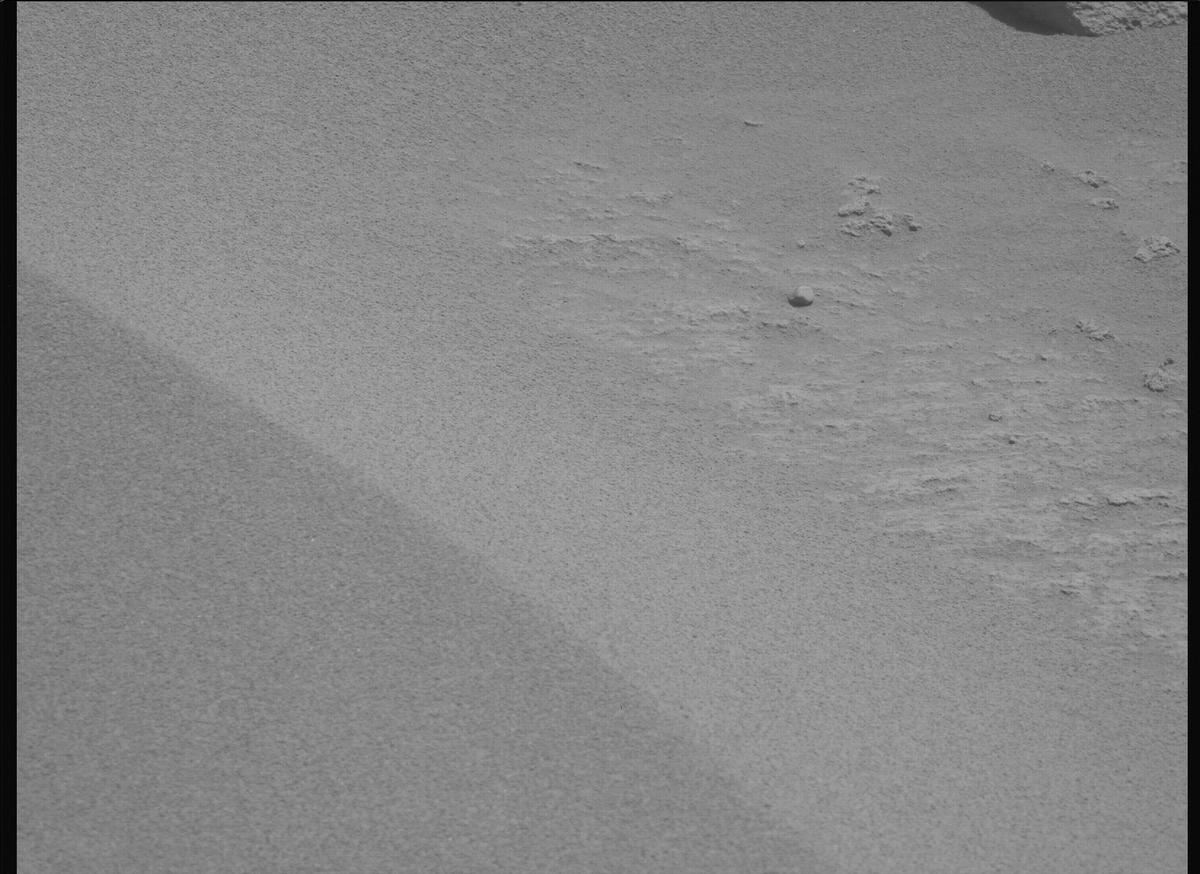 This image was taken by MCZ_LEFT onboard NASA's Mars rover Perseverance on Sol 880