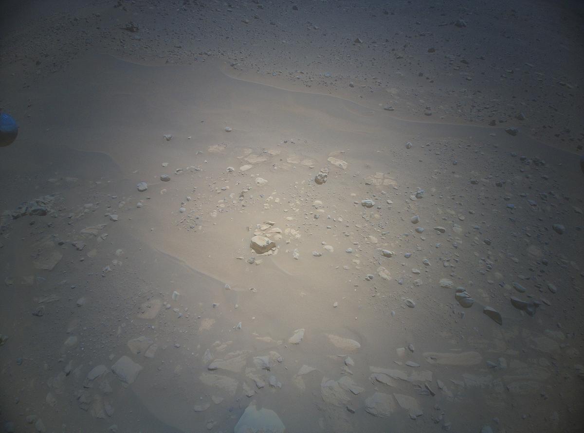 This image was taken by HELI_RTE onboard NASA's Mars rover Perseverance on Sol 881