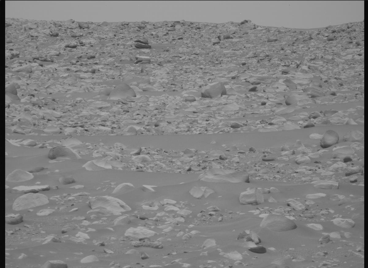 This image was taken by MCZ_RIGHT onboard NASA's Mars rover Perseverance on Sol 881