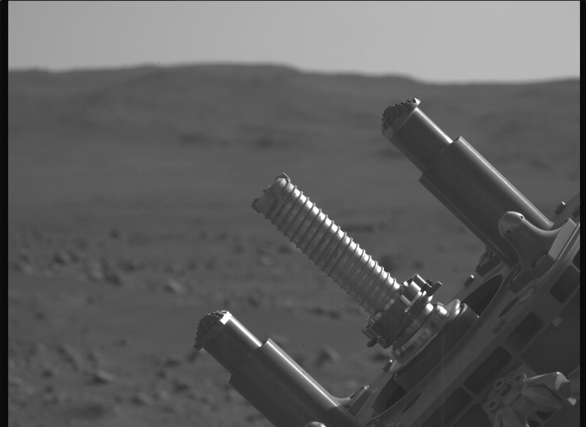 This image was taken by MCZ_LEFT onboard NASA's Mars rover Perseverance on Sol 882