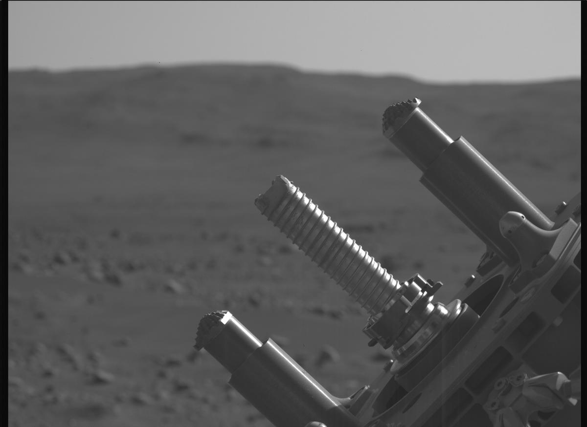 This image was taken by MCZ_LEFT onboard NASA's Mars rover Perseverance on Sol 882