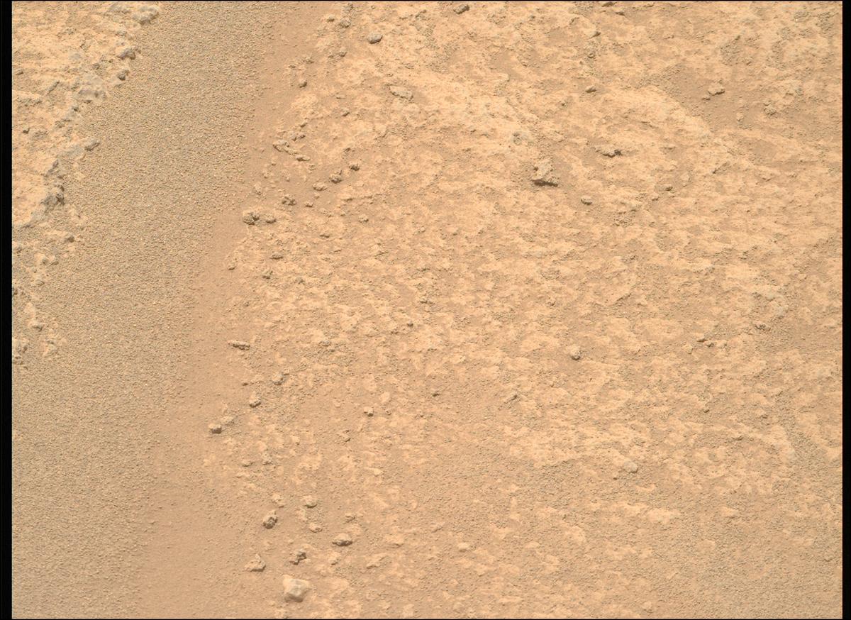 This image was taken by MCZ_RIGHT onboard NASA's Mars rover Perseverance on Sol 884