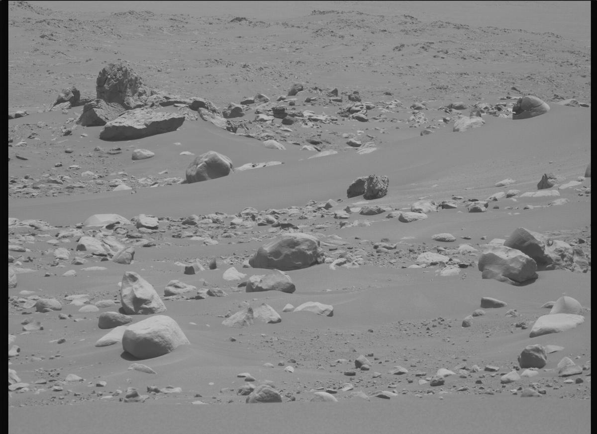 This image was taken by MCZ_LEFT onboard NASA's Mars rover Perseverance on Sol 885