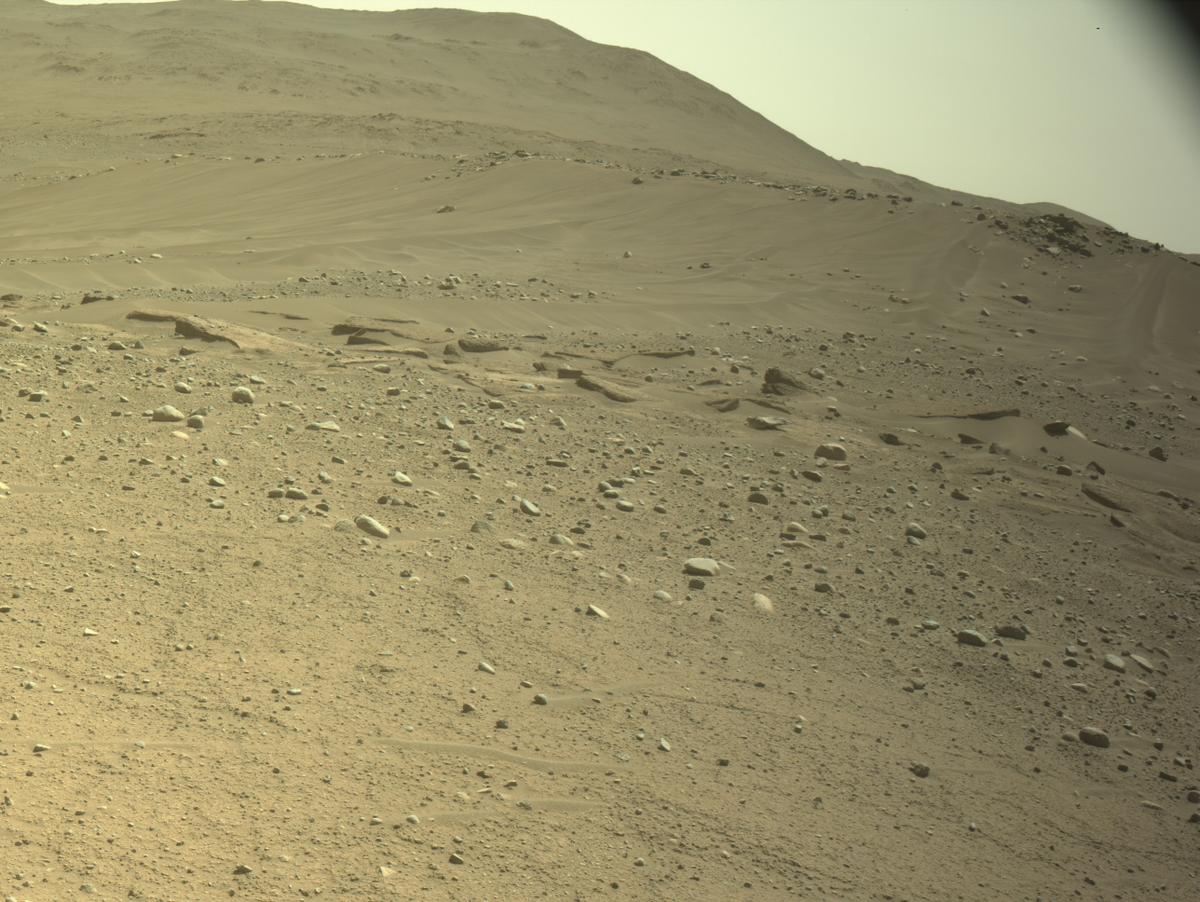 This image was taken by NAVCAM_RIGHT onboard NASA's Mars rover Perseverance on Sol 886