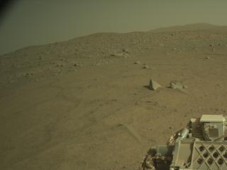 View image taken on Mars, Mars Perseverance Sol 886: Right Navigation Camera (Navcam)
