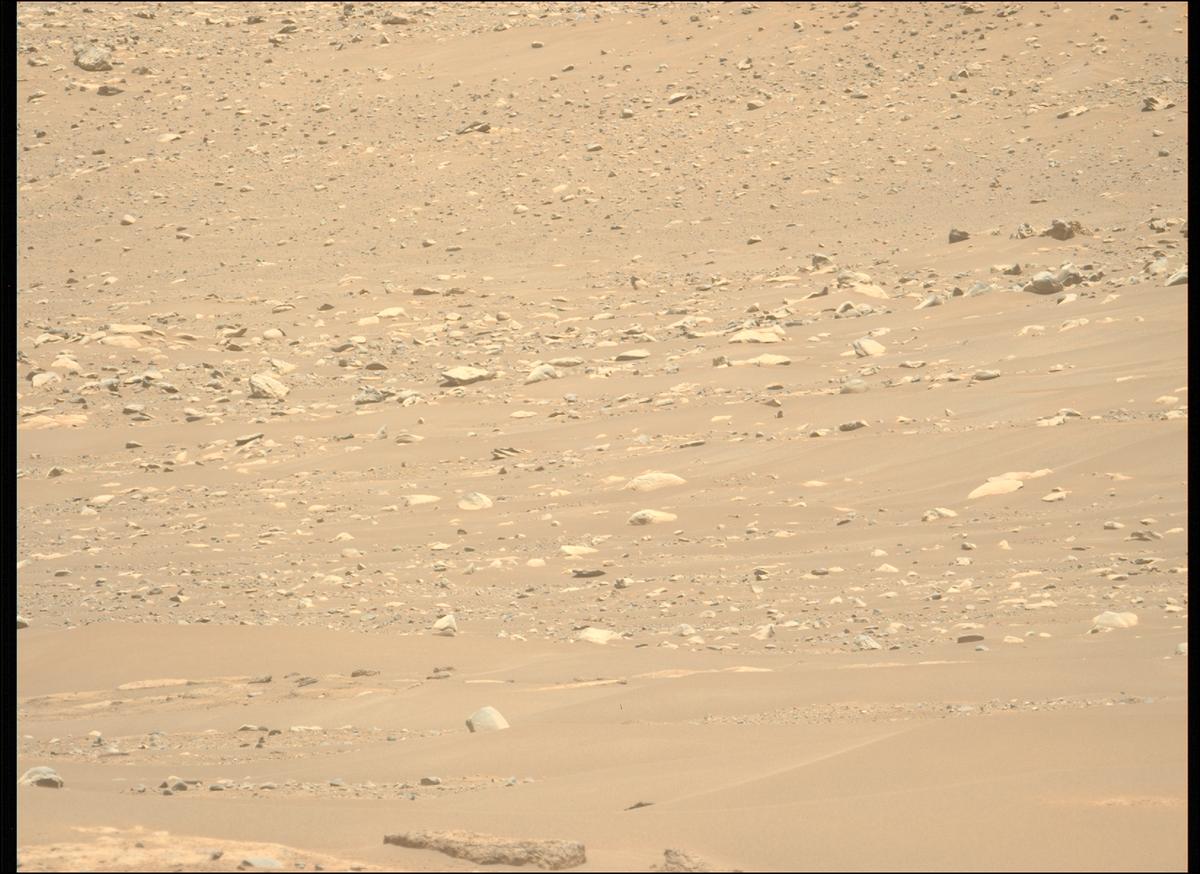 This image was taken by MCZ_LEFT onboard NASA's Mars rover Perseverance on Sol 886