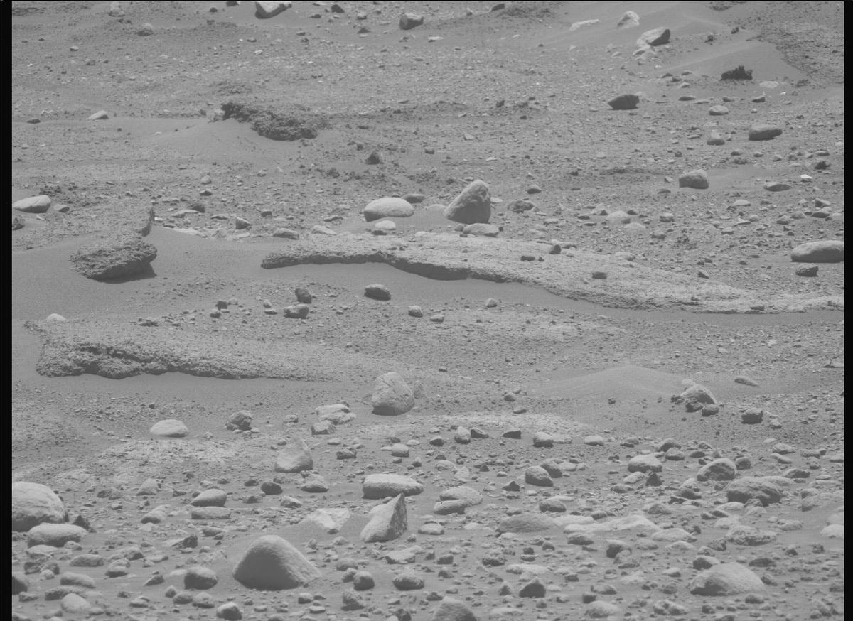 This image was taken by MCZ_LEFT onboard NASA's Mars rover Perseverance on Sol 886