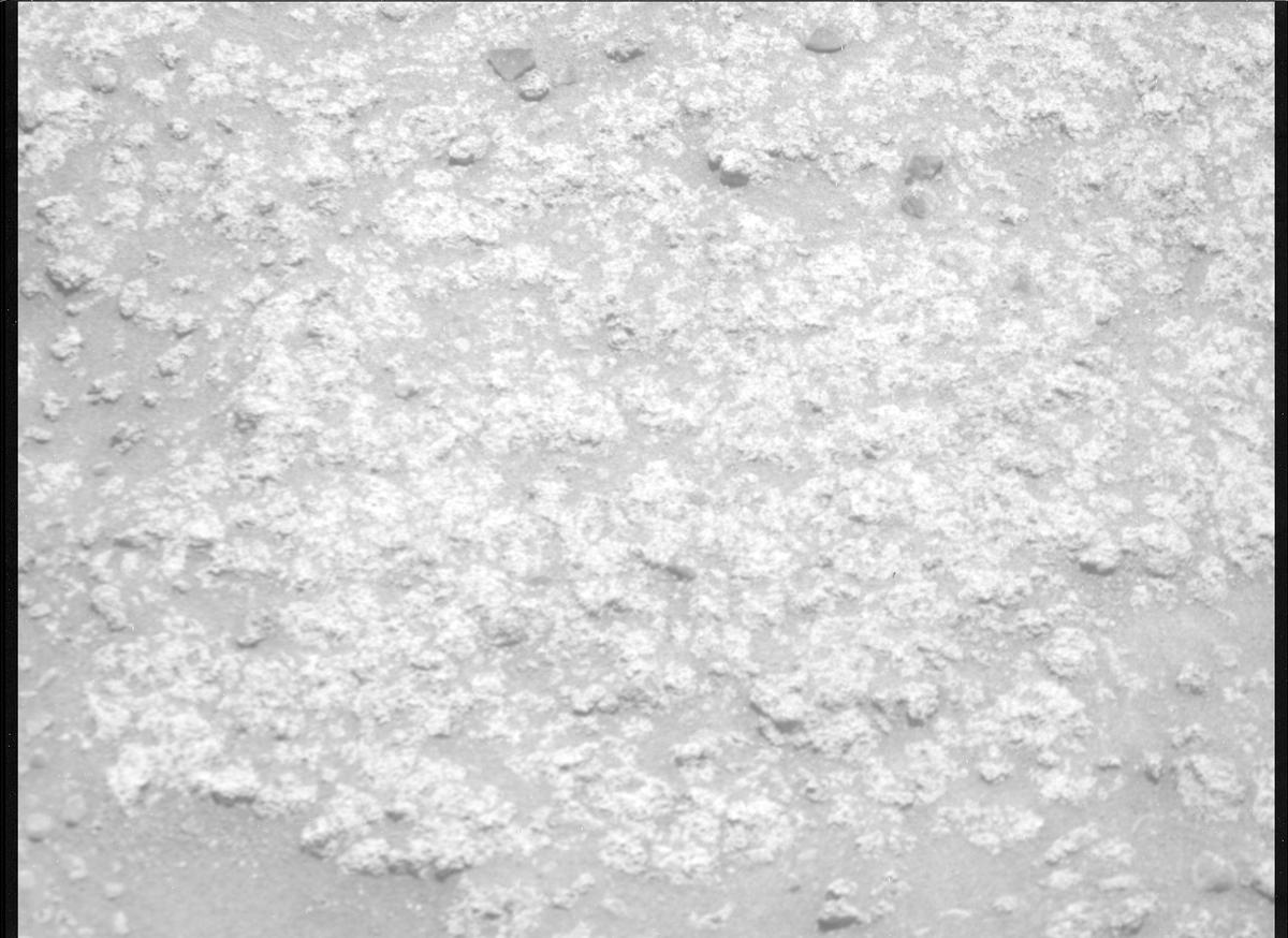 This image was taken by MCZ_RIGHT onboard NASA's Mars rover Perseverance on Sol 887