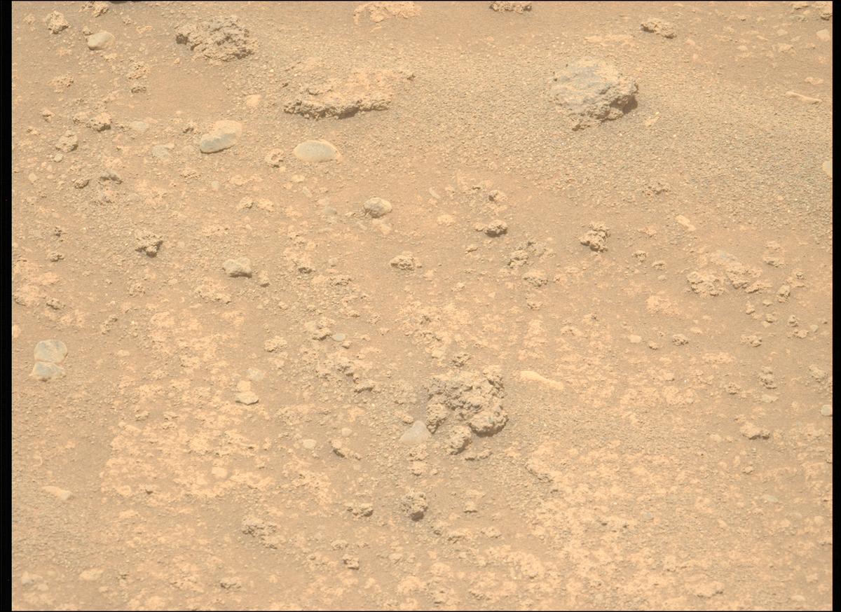 This image was taken by MCZ_LEFT onboard NASA's Mars rover Perseverance on Sol 889