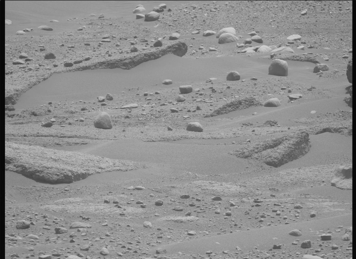This image was taken by MCZ_LEFT onboard NASA's Mars rover Perseverance on Sol 890