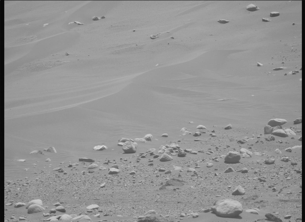 This image was taken by MCZ_RIGHT onboard NASA's Mars rover Perseverance on Sol 890