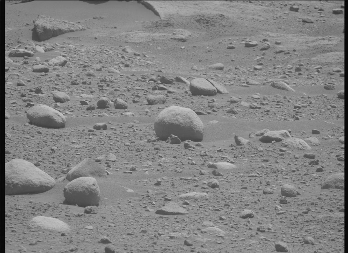 This image was taken by MCZ_RIGHT onboard NASA's Mars rover Perseverance on Sol 890