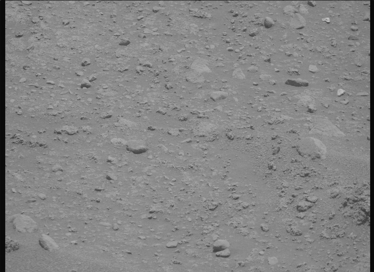 This image was taken by MCZ_RIGHT onboard NASA's Mars rover Perseverance on Sol 893