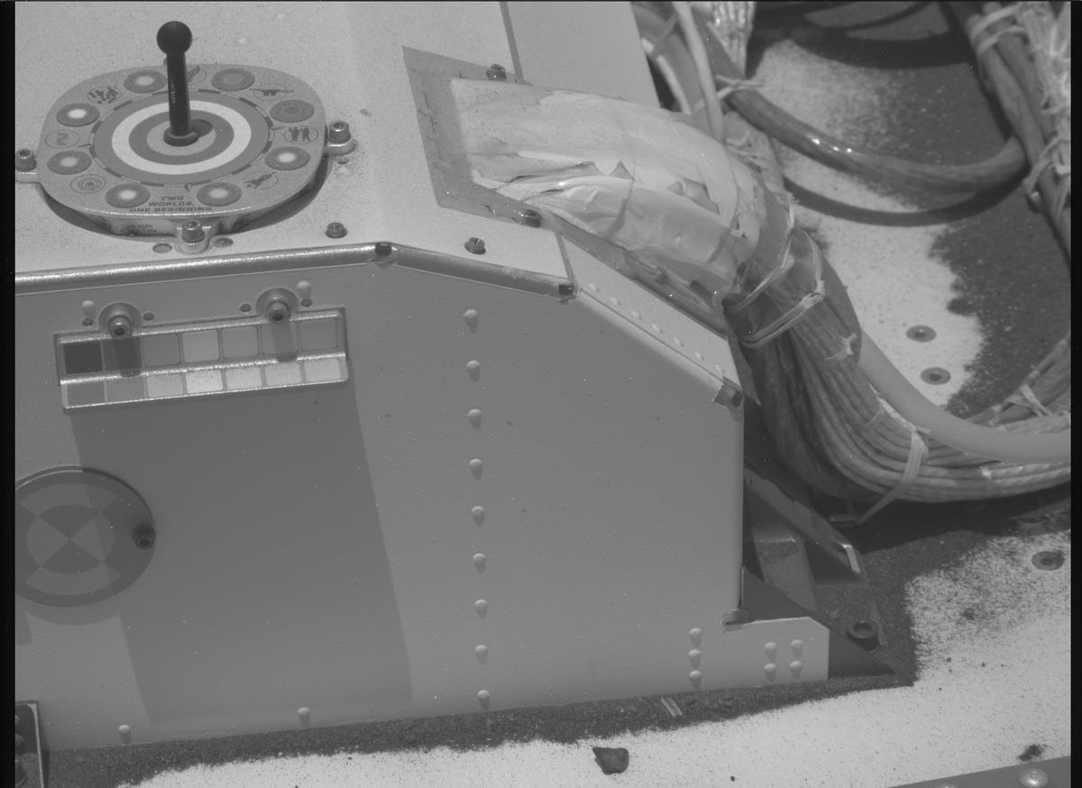 This image was taken by MCZ_RIGHT onboard NASA's Mars rover Perseverance on Sol 894