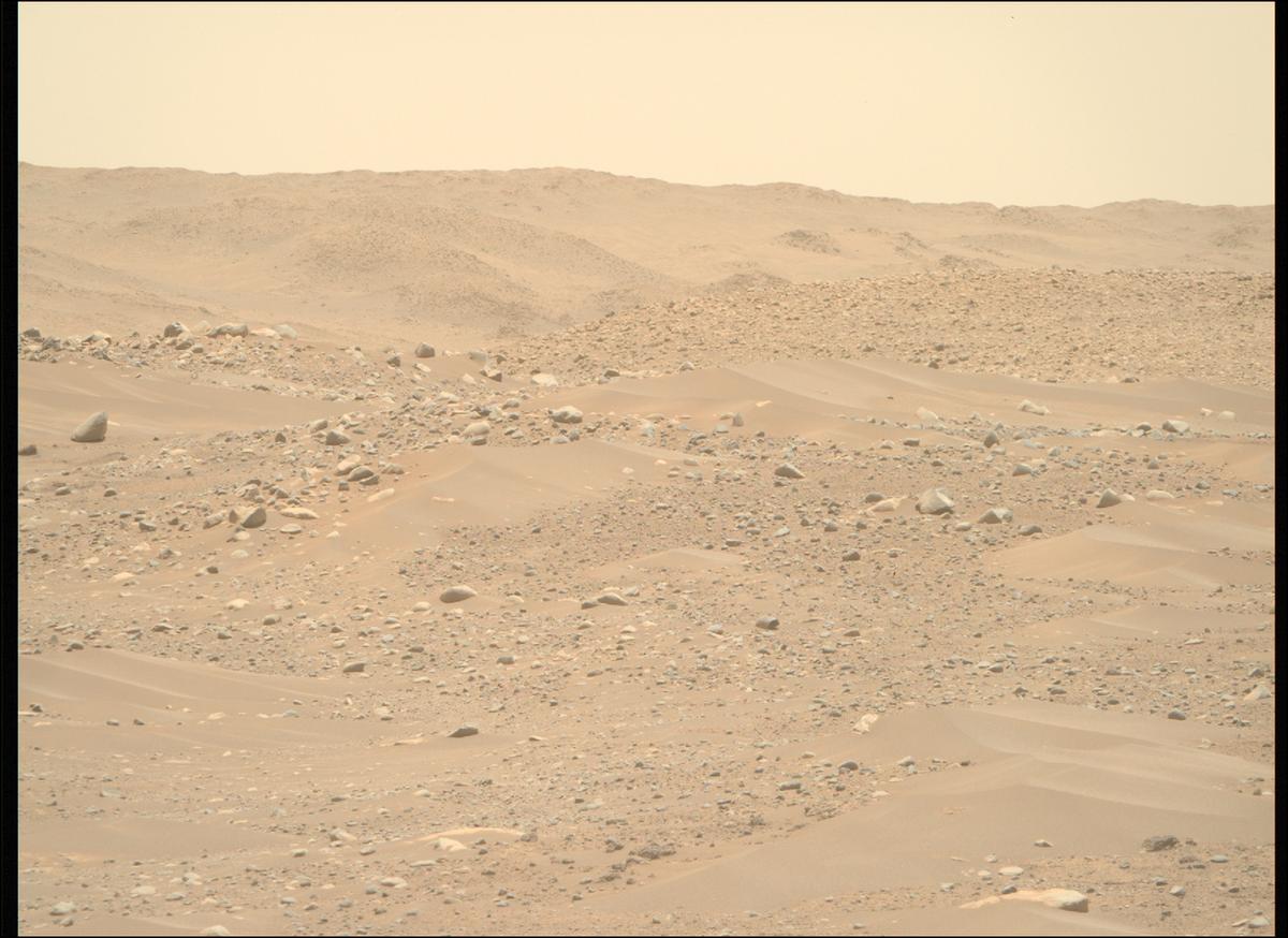 This image was taken by MCZ_RIGHT onboard NASA's Mars rover Perseverance on Sol 896