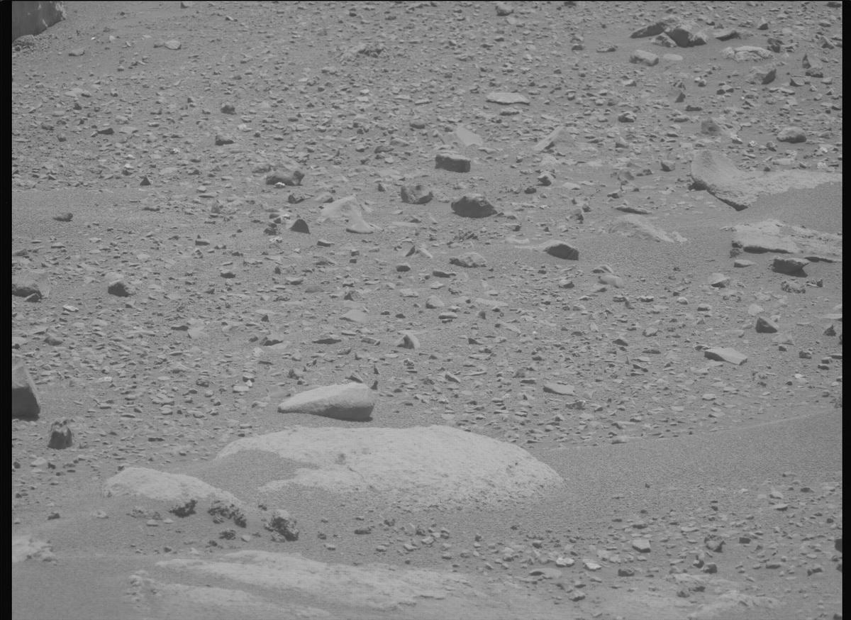 This image was taken by MCZ_LEFT onboard NASA's Mars rover Perseverance on Sol 897
