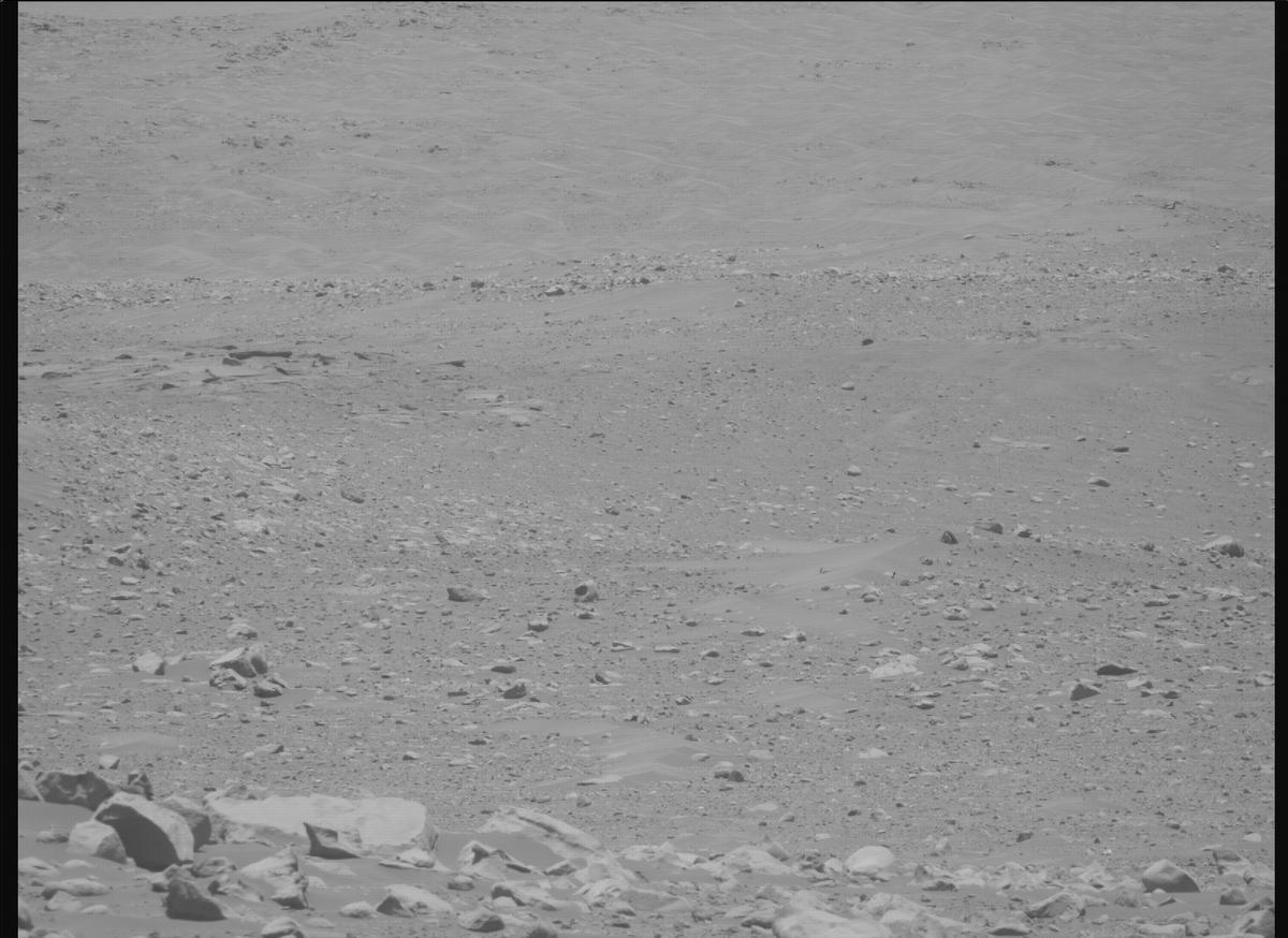 This image was taken by MCZ_RIGHT onboard NASA's Mars rover Perseverance on Sol 897