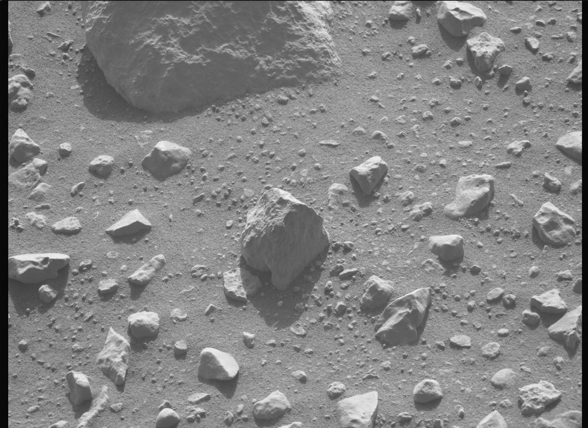 This image was taken by MCZ_LEFT onboard NASA's Mars rover Perseverance on Sol 899