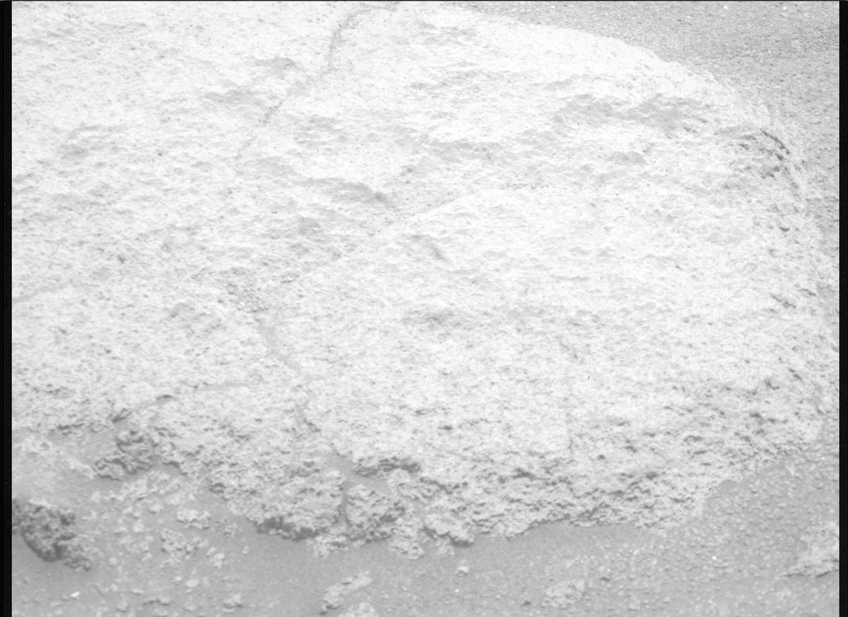 This image was taken by MCZ_RIGHT onboard NASA's Mars rover Perseverance on Sol 899