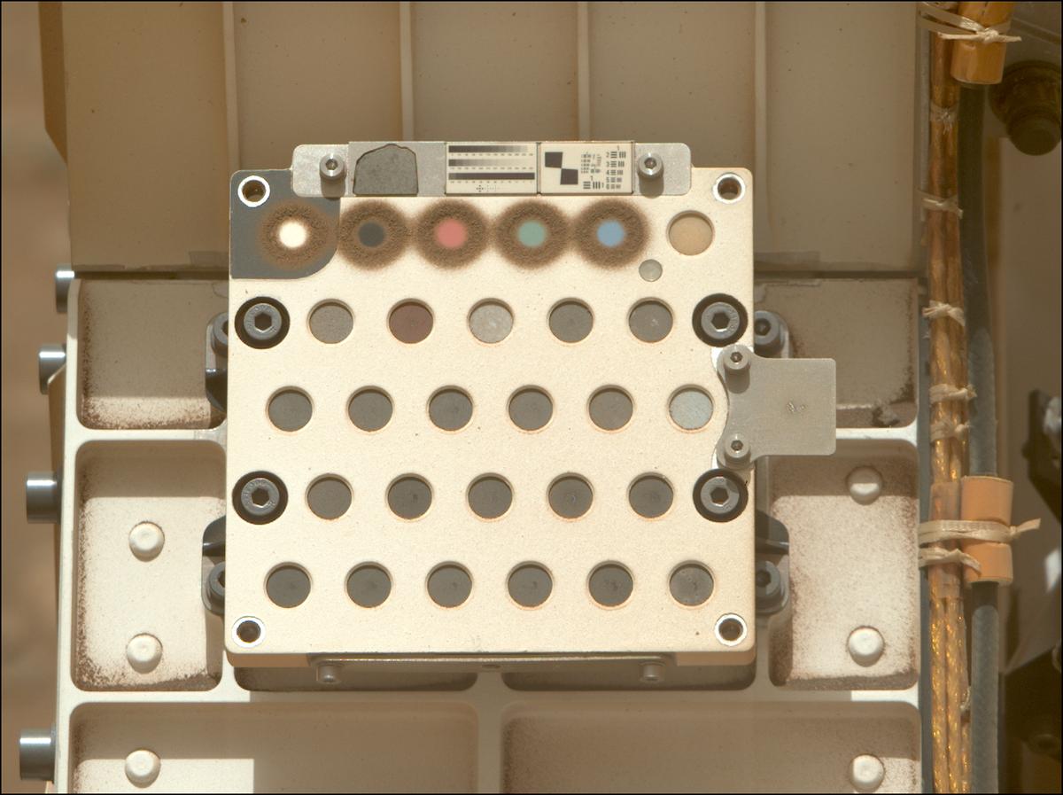 This image was taken by MCZ_RIGHT onboard NASA's Mars rover Perseverance on Sol 900