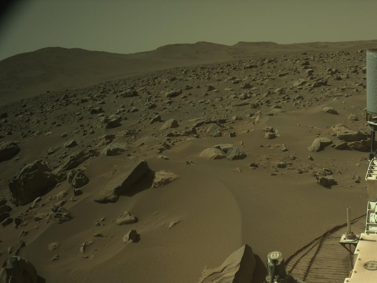 This image was taken by NAVCAM_RIGHT onboard NASA's Mars rover Perseverance on Sol 904